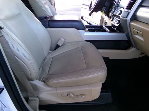 Used 2018 Ford F350 Lariat w/ Tow Technology Bundle image 14