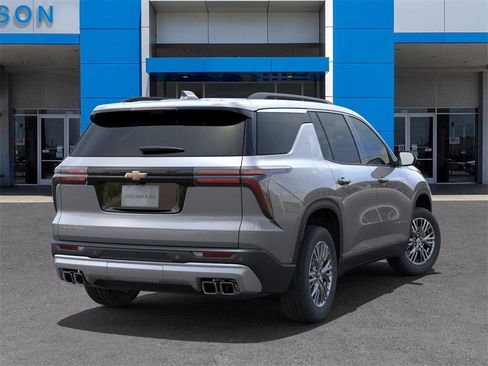 New 2025 Chevrolet Traverse LT w/ Enhanced Driving Package image 4