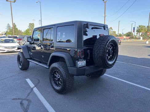 Used 2018 Jeep Wrangler Unlimited Sport w/ Mopar Black Appearance Group AWD/4WD image 5