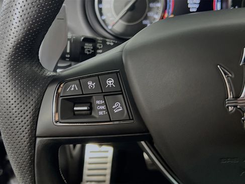 Used 2022 Maserati Levante Modena AWD/4WD image 19