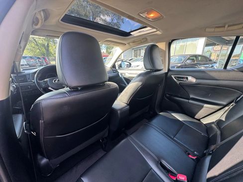 Used 2015 Lexus CT 200h image 12