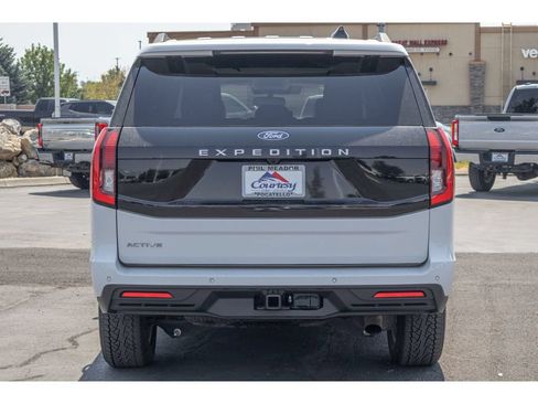 Used 2025 Ford Expedition Active AWD/4WD image 4