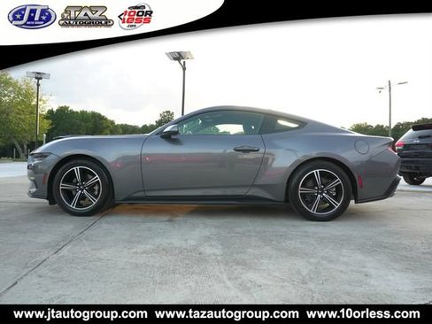 Used 2025 Ford Mustang Coupe RWD image 7