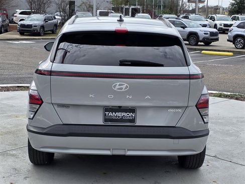 Used 2024 Hyundai Kona SEL image 3