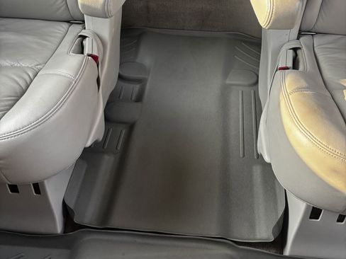 Used 2014 Chevrolet Suburban LT image 11