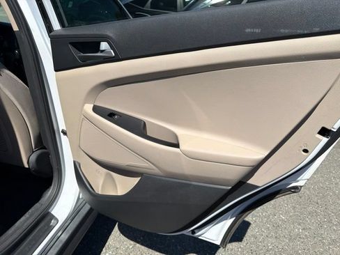 Used 2018 Hyundai Tucson SE AWD/4WD image 11