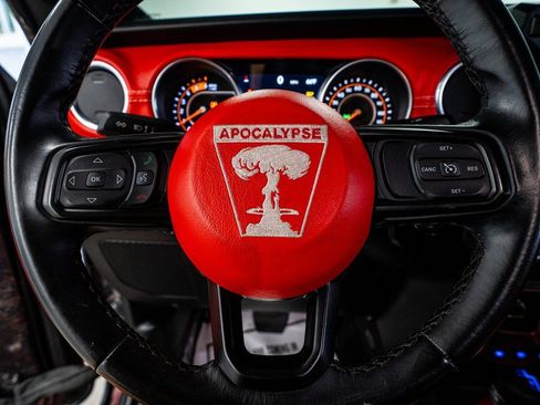 Used 2021 Jeep Gladiator Sport image 39