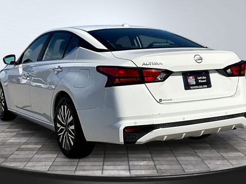 Used 2025 Nissan Altima 2.5 SV FWD image 5