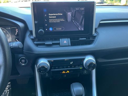 Used 2025 Toyota RAV4 XLE image 18