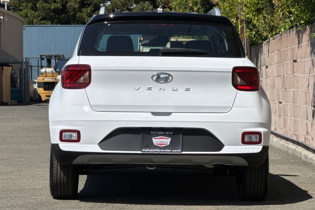 New 2026 Hyundai Venue SEL FWD image 7