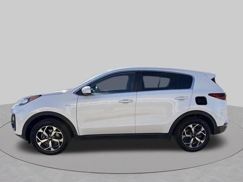 Used 2022 Kia Sportage LX AWD/4WD image 3