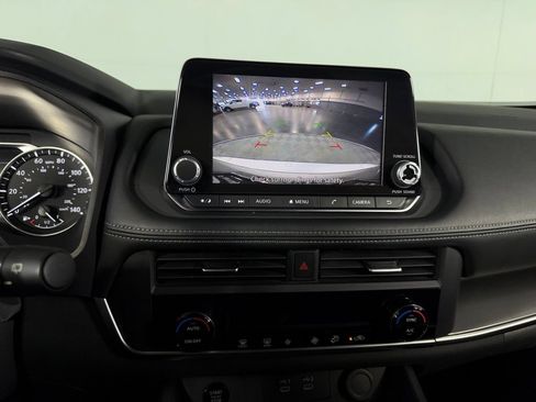 Used 2025 Nissan Rogue SV FWD image 19