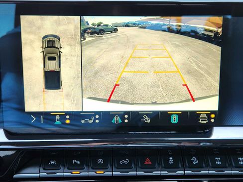 Certified 2023 Chevrolet Silverado 1500 ZR2 w/ Technology Package AWD/4WD image 18