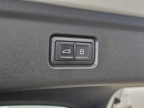 Used 2025 Audi A6 e-tron Premium Plus w/ Premium Plus AWD/4WD image 16