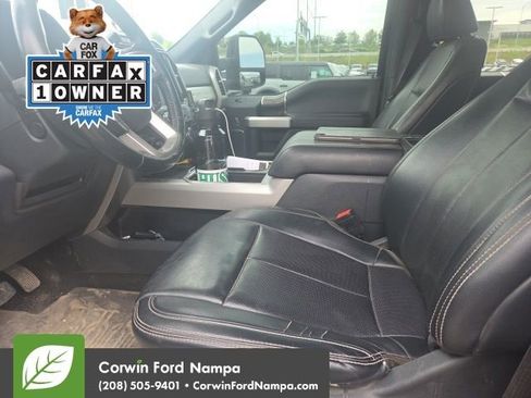 Used 2022 Ford F350 Lariat w/ Black Appearance Package AWD/4WD image 9