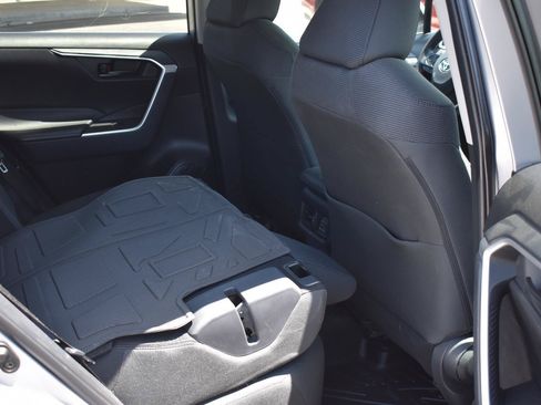 Used 2024 Toyota RAV4 LE AWD/4WD image 16