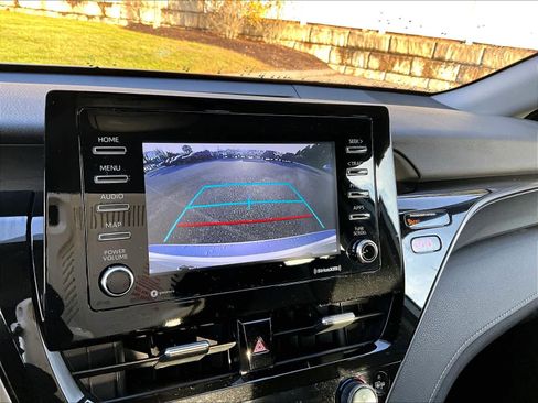 Used 2024 Toyota Camry SE image 19