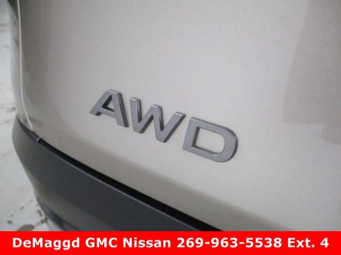 New 2025 Nissan Murano SL image 6