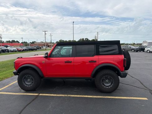 Used 2024 Ford Bronco Badlands AWD/4WD image 3