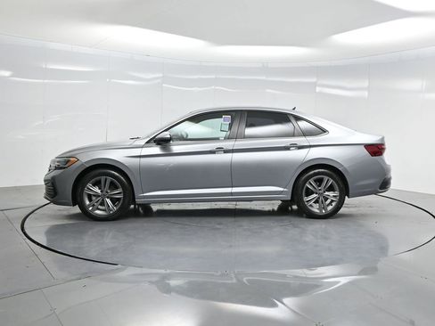 Used 2024 Volkswagen Jetta SE w/ Panoramic Sunroof Package image 35