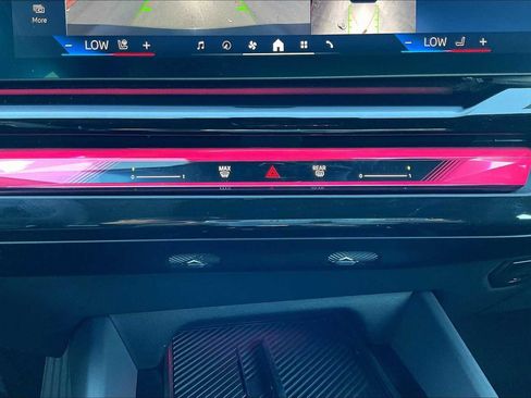 Used 2024 BMW i5 eDrive40i w/ Premium Package image 36