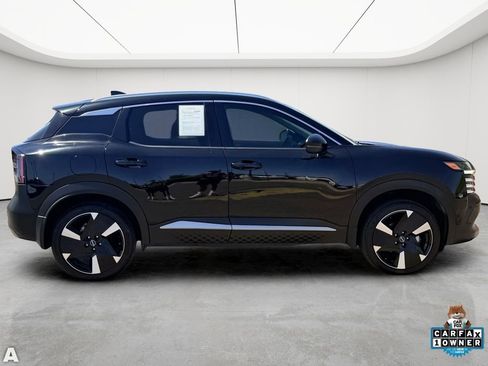 Used 2025 Nissan Kicks SR w/ SR Premium Package FWD image 7