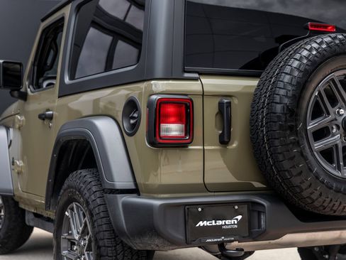 Used 2026 Jeep Wrangler Sport AWD/4WD image 12