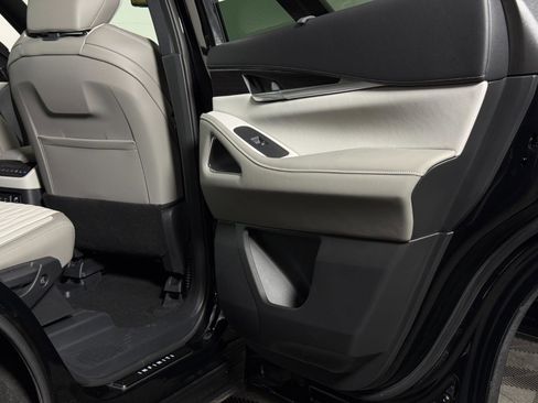 Used 2026 INFINITI QX60 Autograph w/ Dark Cargo Package image 25