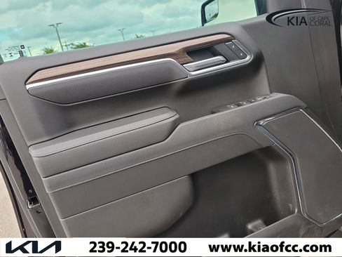 Used 2025 Chevrolet Silverado 1500 LT w/ Protection Package AWD/4WD image 19