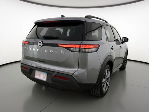 Used 2025 Nissan Pathfinder SV FWD image 9