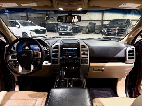 Used 2015 Ford F150 Lariat w/ Equipment Group 501A Mid image 27