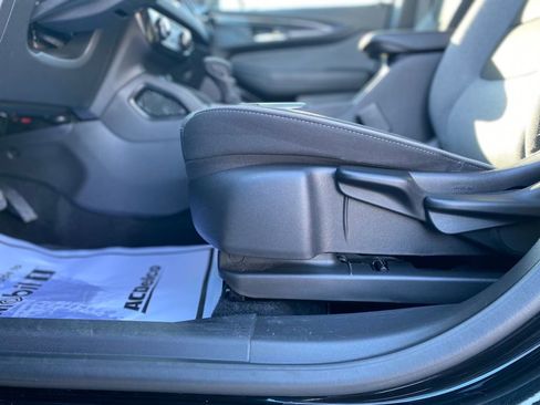 Used 2025 Chevrolet TrailBlazer LT image 21