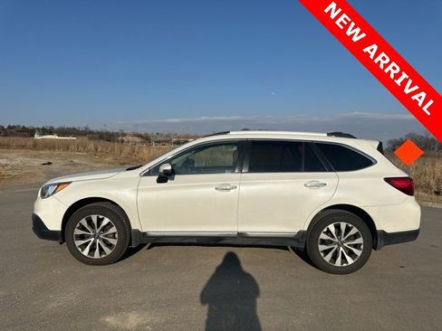 Used 2017 Subaru Outback 3.6R Touring w/ Popular Package #5A image 6