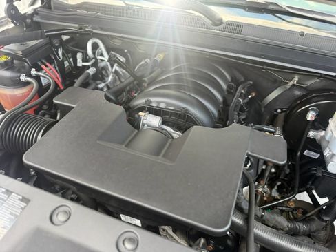 Used 2020 Chevrolet Suburban LT AWD/4WD image 66