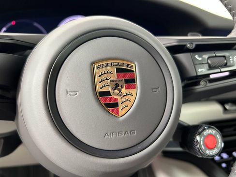Certified 2025 Porsche 911 Carrera GTS RWD image 18