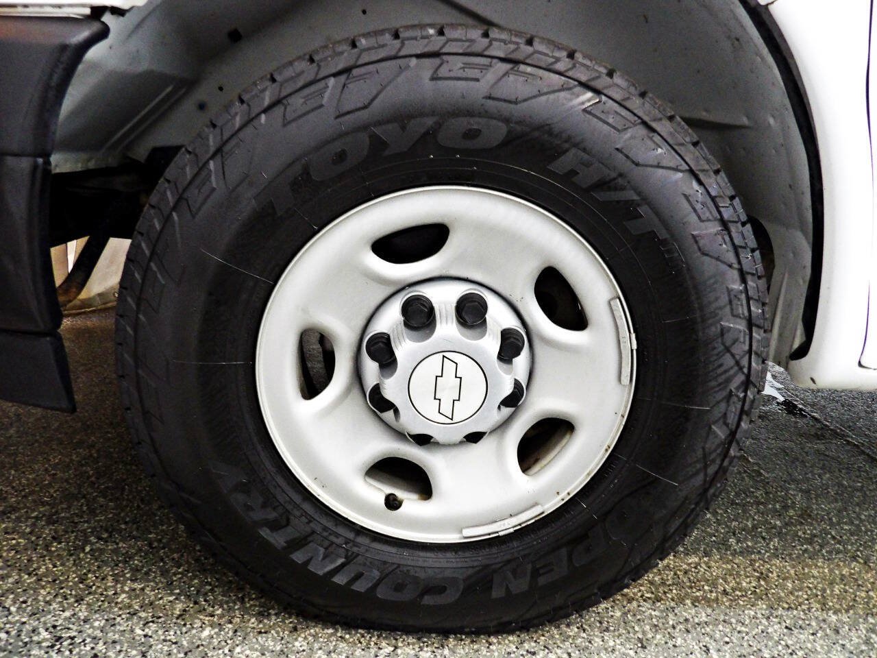 Used 2017 Chevrolet Express 3500 LS RWD image 16
