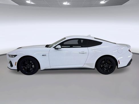 Used 2024 Ford Mustang GT RWD image 2