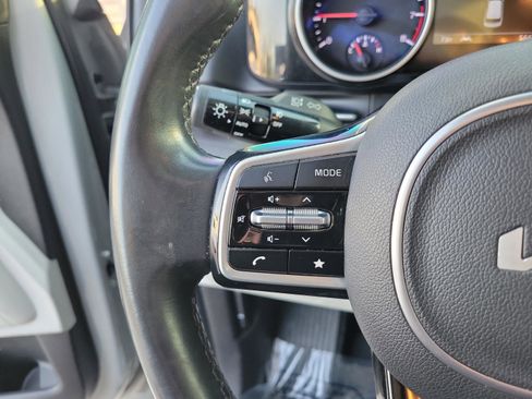 Used 2022 Kia Carnival SX FWD image 25