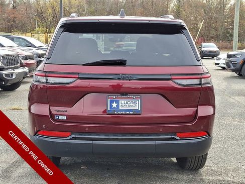 Certified 2024 Jeep Grand Cherokee Altitude image 9