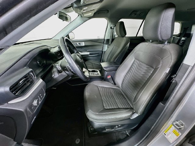 Used 2020 Ford Explorer XLT w/ Comfort Package AWD/4WD image 25