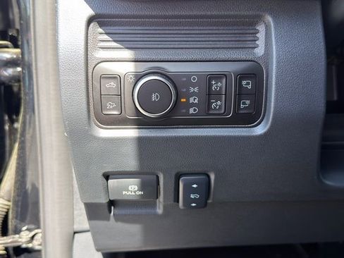 New 2026 Ford F250 Lariat w/ Black Appearance Package image 7