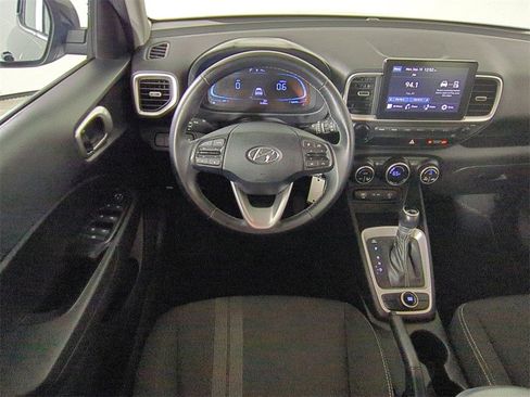 Used 2023 Hyundai Venue SEL w/ Cargo Package image 16