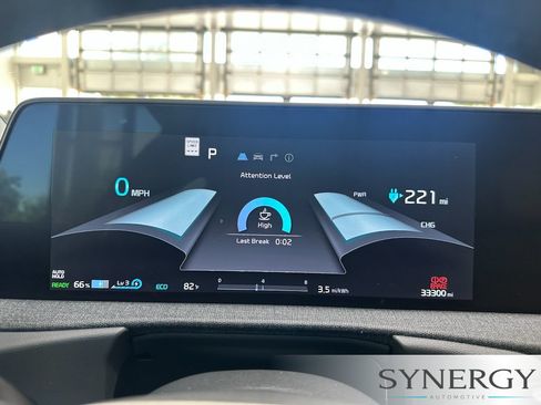 Used 2022 Kia EV6 Wind RWD image 18