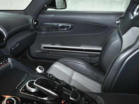 Used 2018 Mercedes-Benz AMG GT Roadster image 55