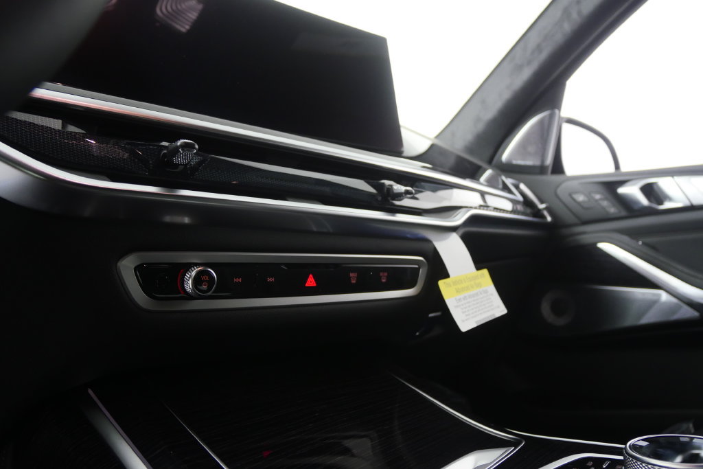 Used 2027 BMW X7 xDrive40i w/ Executive Package AWD/4WD image 22
