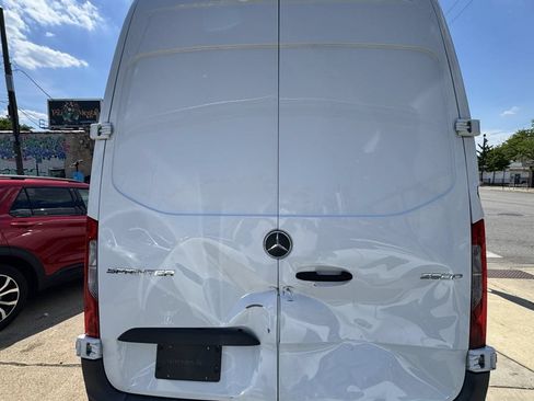 Used 2023 Mercedes-Benz Sprinter 2500 image 6
