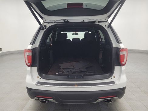 Used 2018 Ford Explorer XLT w/ Equipment Group 201A image 29