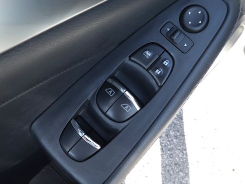 Used 2018 Nissan Maxima SR FWD image 14