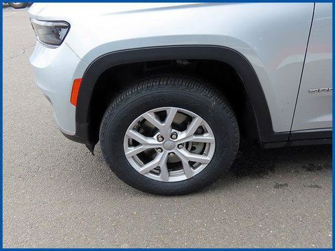 Used 2022 Jeep Grand Cherokee L Limited AWD/4WD image 4