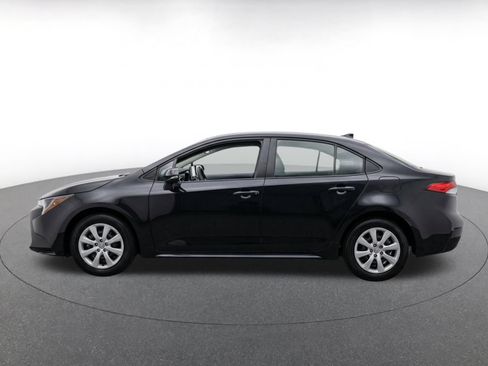 Used 2025 Toyota Corolla LE FWD image 4